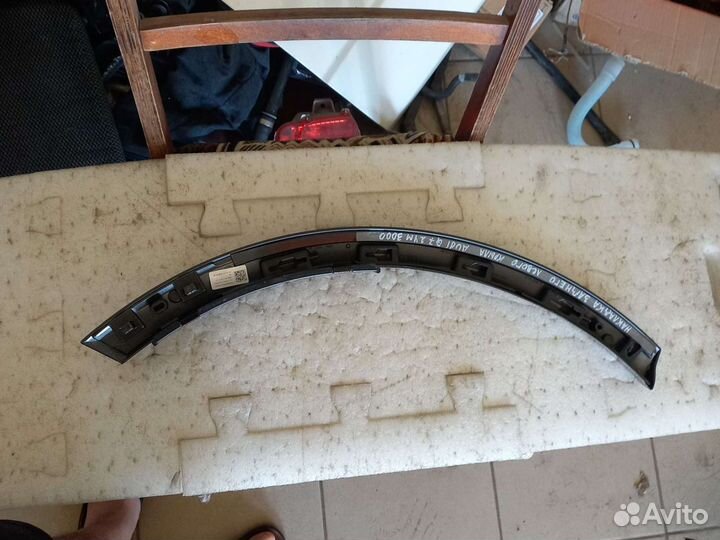 Накладка заднего крыла левого Audi Q7,2,4M