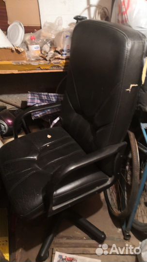 Офисное кресло