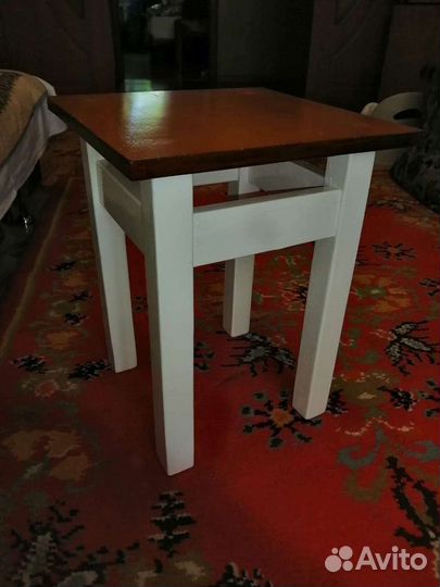 Табурет деревянный