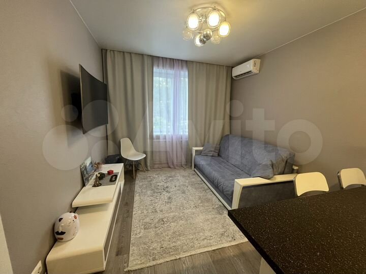 2-к. квартира, 43 м², 1/4 эт.