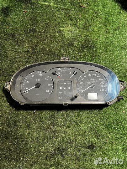 Щиток приборов Renault Megane 1