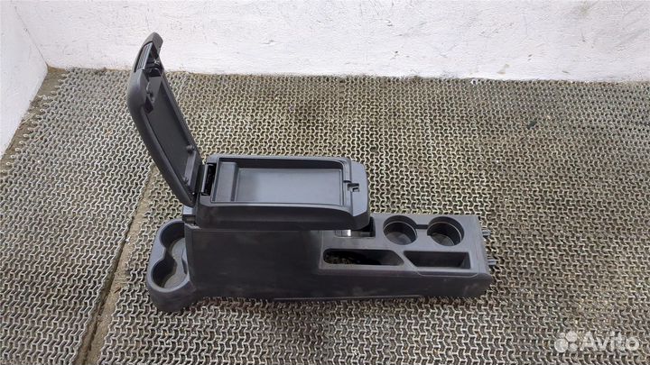 Консоль салона Jeep Patriot 2010, 2011