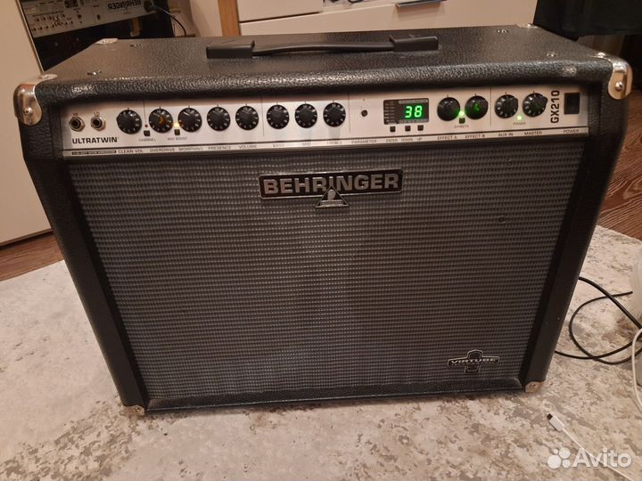Комбоусилитель behringer gx 210