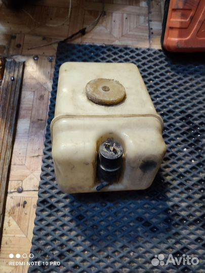 Бочек омывателя bmw e21