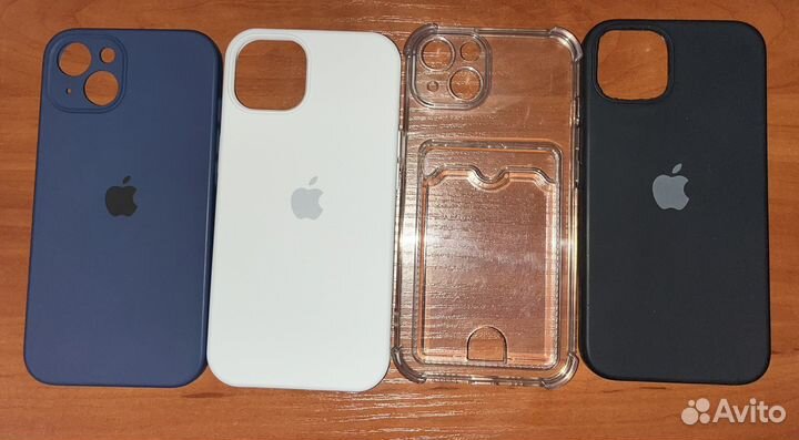 Чехлы на телефон iPhone 13