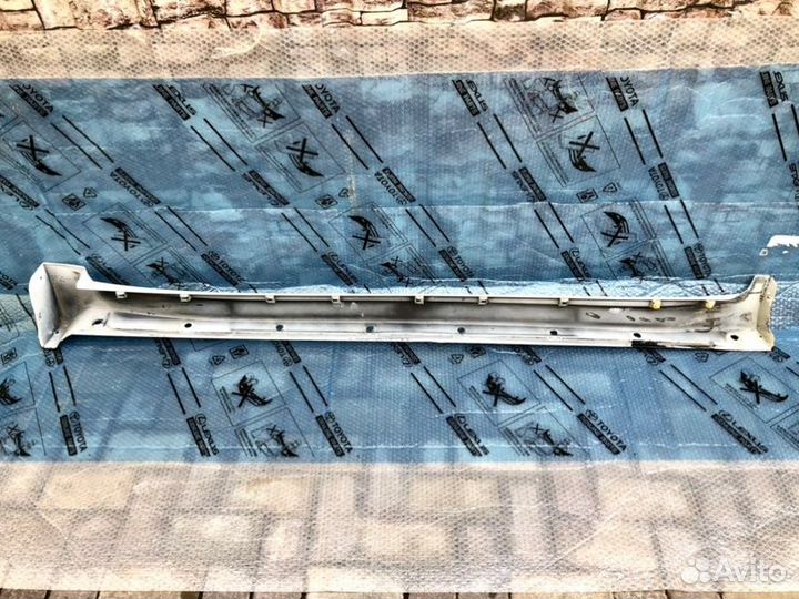 Накладка порога правая Toyota Land Cruiser 200