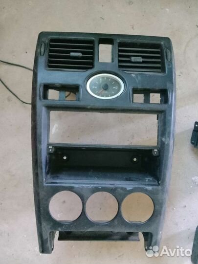 Продам на приору блок печки и центральную консоль