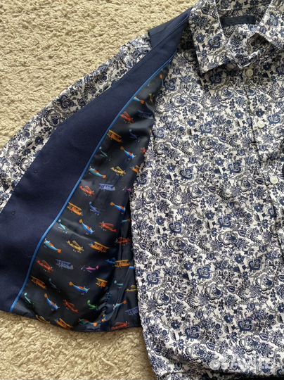 Продаю костюм Next