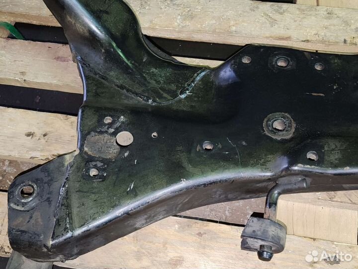 Балка двигателя Mitsubishi Outlander 1