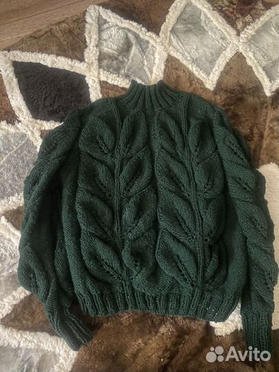 Свитер зеленый с большими лимтьями 48р