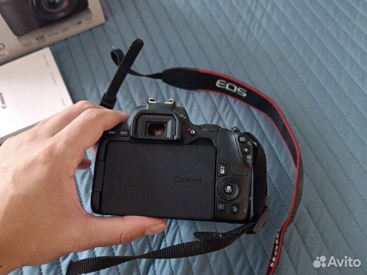 Зеркальный фотоаппарат canon eos 250d kit