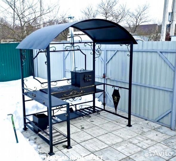 Мангал с крышей и печкой под казан