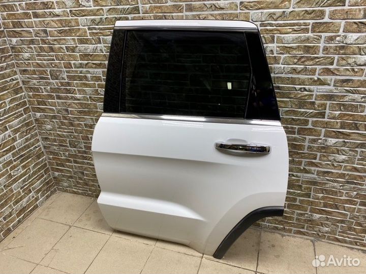 Дверь боковая задняя левая Jeep Grand Cherokee WK2