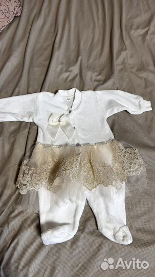 Комплект на выписку для девочки