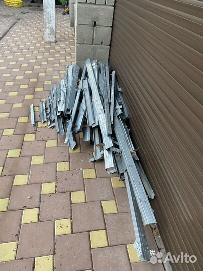 Потолочный профиль бу