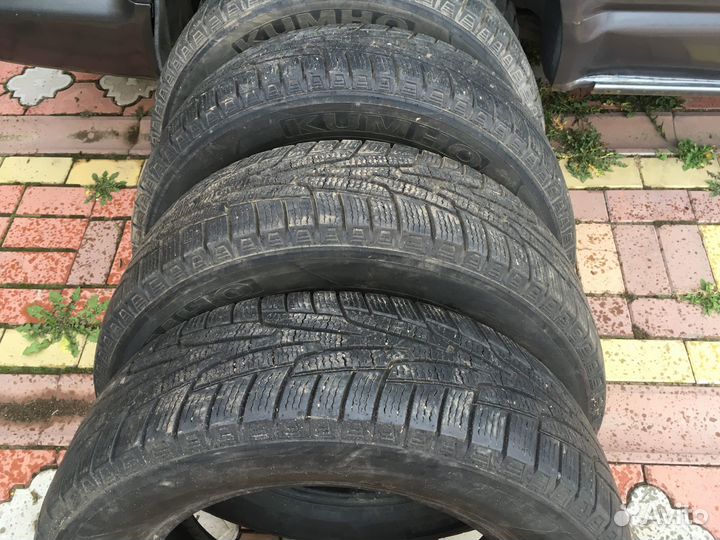 Kumho I'Zen KW31 225/65 R17 33C