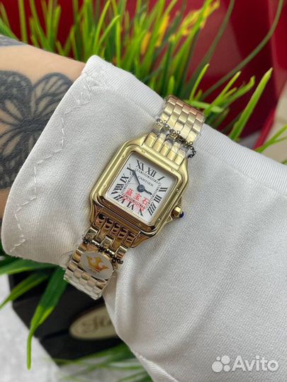 Женские часы Cartier