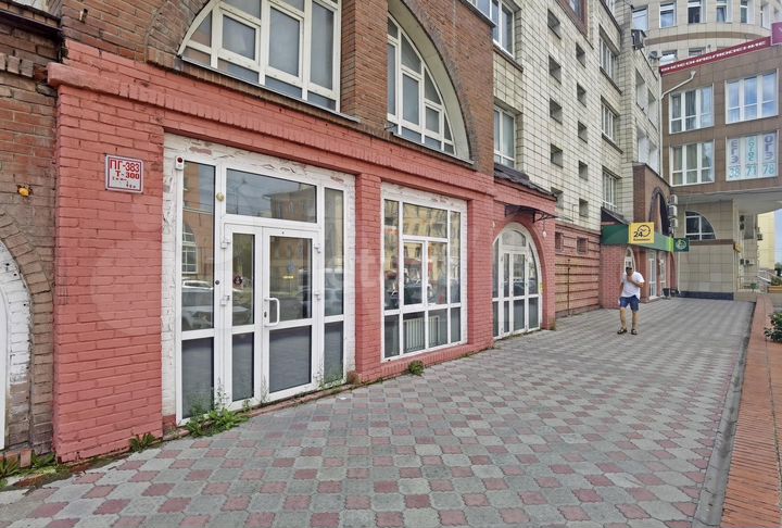 Торговая площадь 141 м²центр трафик Без комиссии