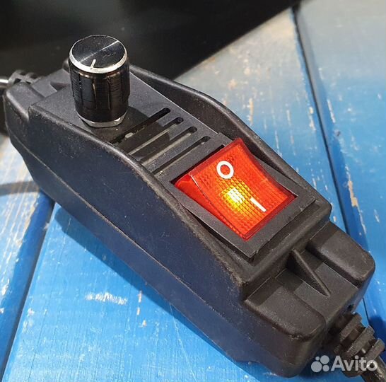 Прожектор (осветитель) галогенный студийный