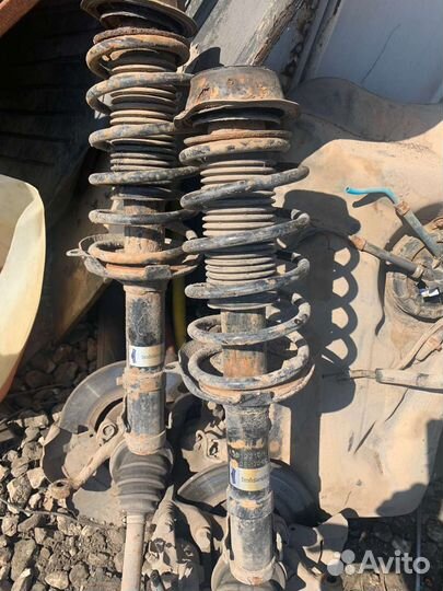 Стойки передние Volkswagen Passat B3