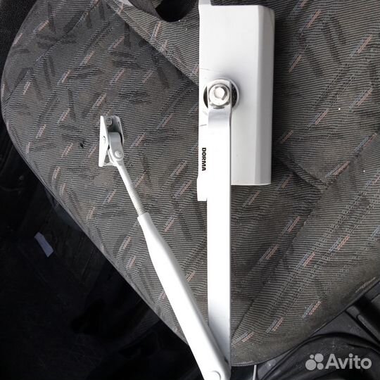 Доводчик дверной