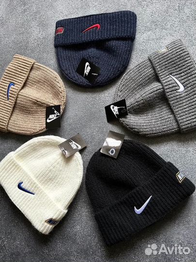 Шапка с вышивкой Nike