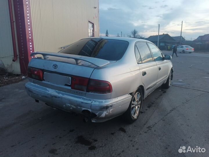 Toyota Carina E в разборе