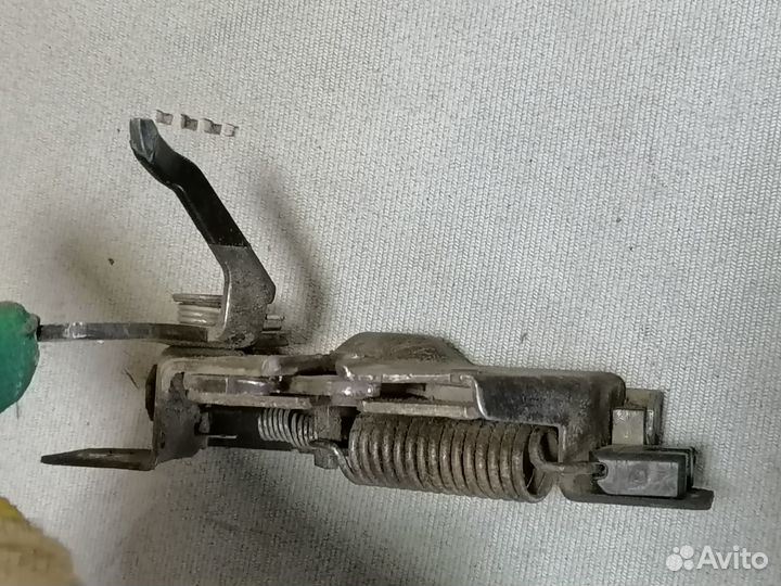 Замок капота Mitsubishi Mirage 1986-1991