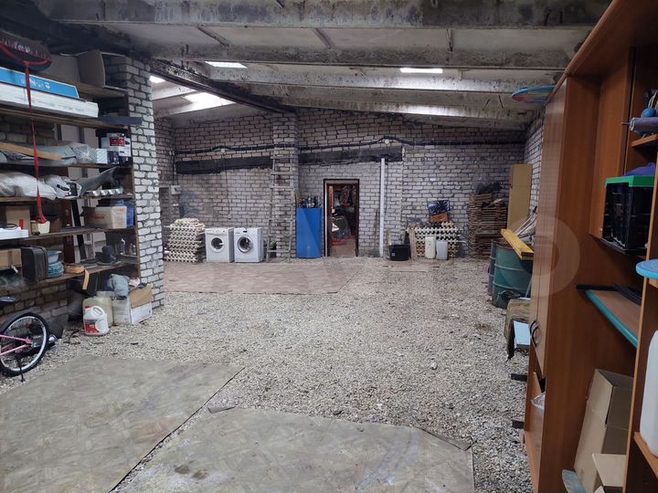 Гараж, > 30 м²