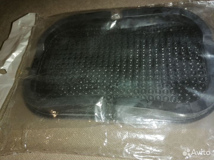 Коврик противоскользящий новый