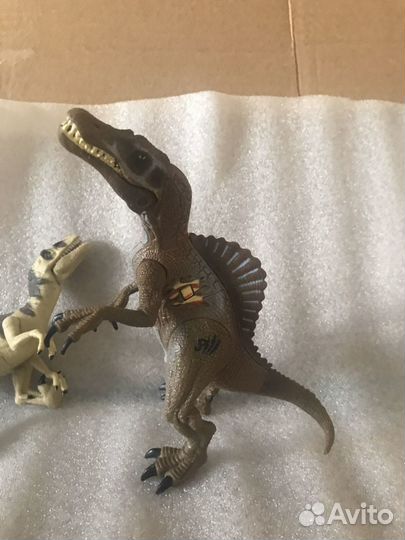 Динозавры Universal