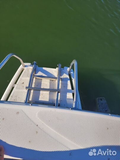 Катер бейлайнер