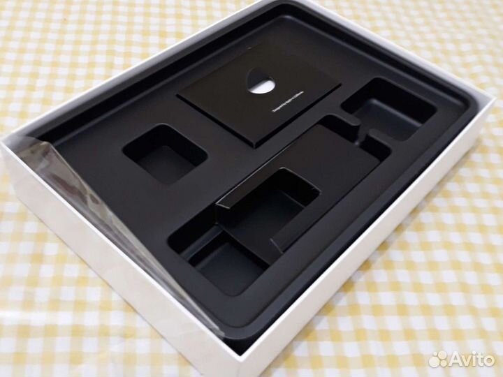 Коробка от MacBook Air