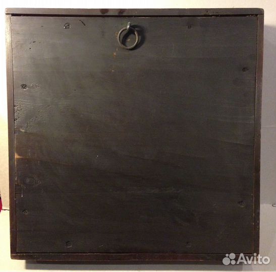 Киот под паломнические реликвии