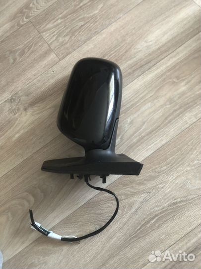 Зеркало левое