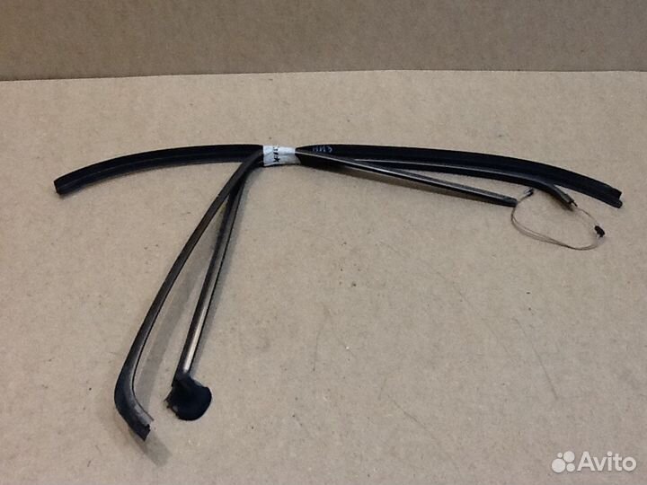 Молдинг стекла Mercedes w220