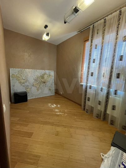 Дом 285 м² на участке 19 сот.