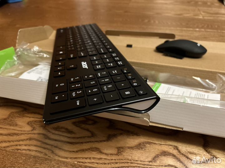 Беспроводные клавиатура и мышь Acer