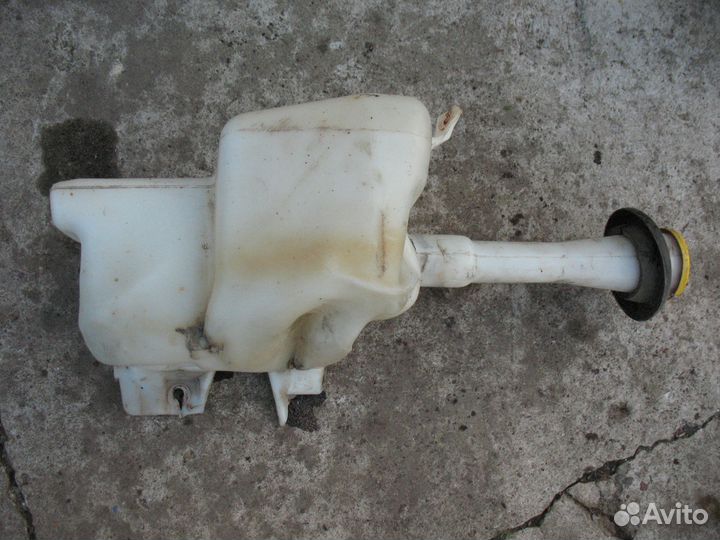 Бачок Nissan Primera P12/Almera N16