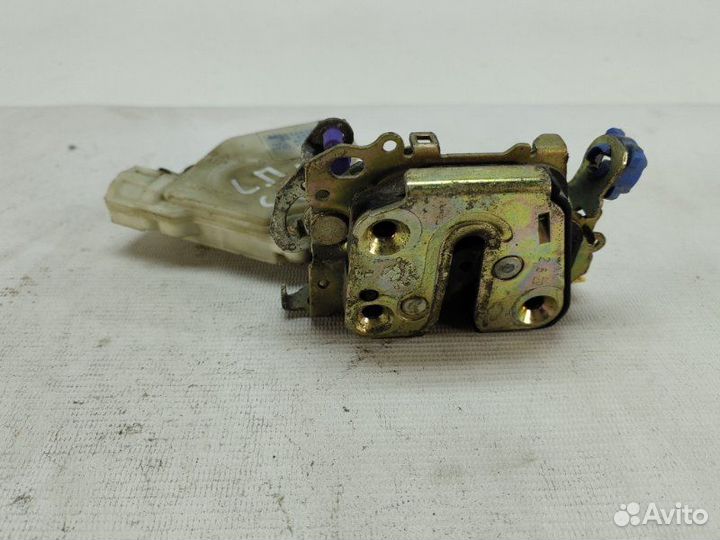 Замок двери Nissan Bluebird Sylphy 2002