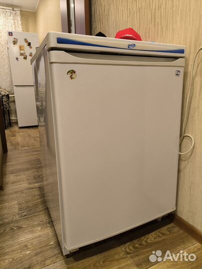 Холодильник маленький 