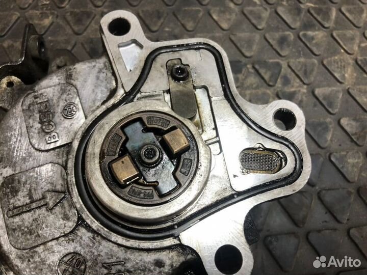 Насос вакуумный Land Rover Discovery 3