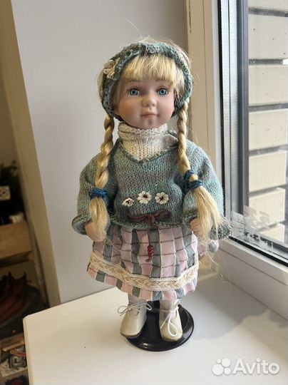 Кукла фарфоровая коллекционная