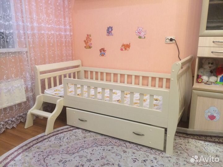 Детская кровать из массива