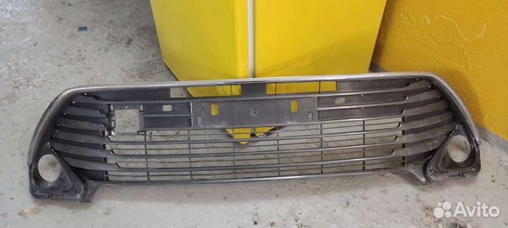 Решётка на Toyota Camry V55