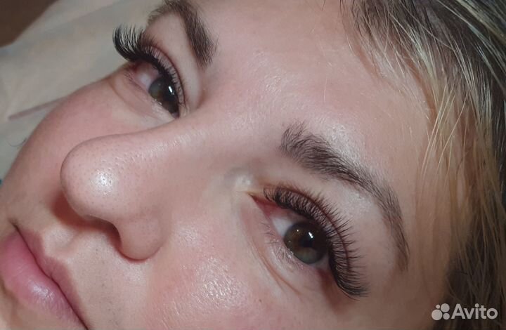 Наращивание ресниц. Перманентный макияж бровей