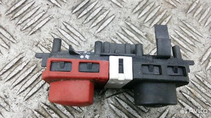 Кнопка аварийной сигнализации Renault Grand Scenic
