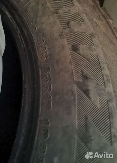 Bridgestone Blizzak DM-V2 225/65 R17
