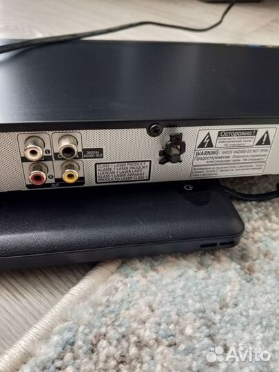 Продам б/у DVD-плеер Samsung DVD-P380