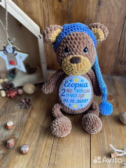 Вязаные игрушки мишки с метрикой